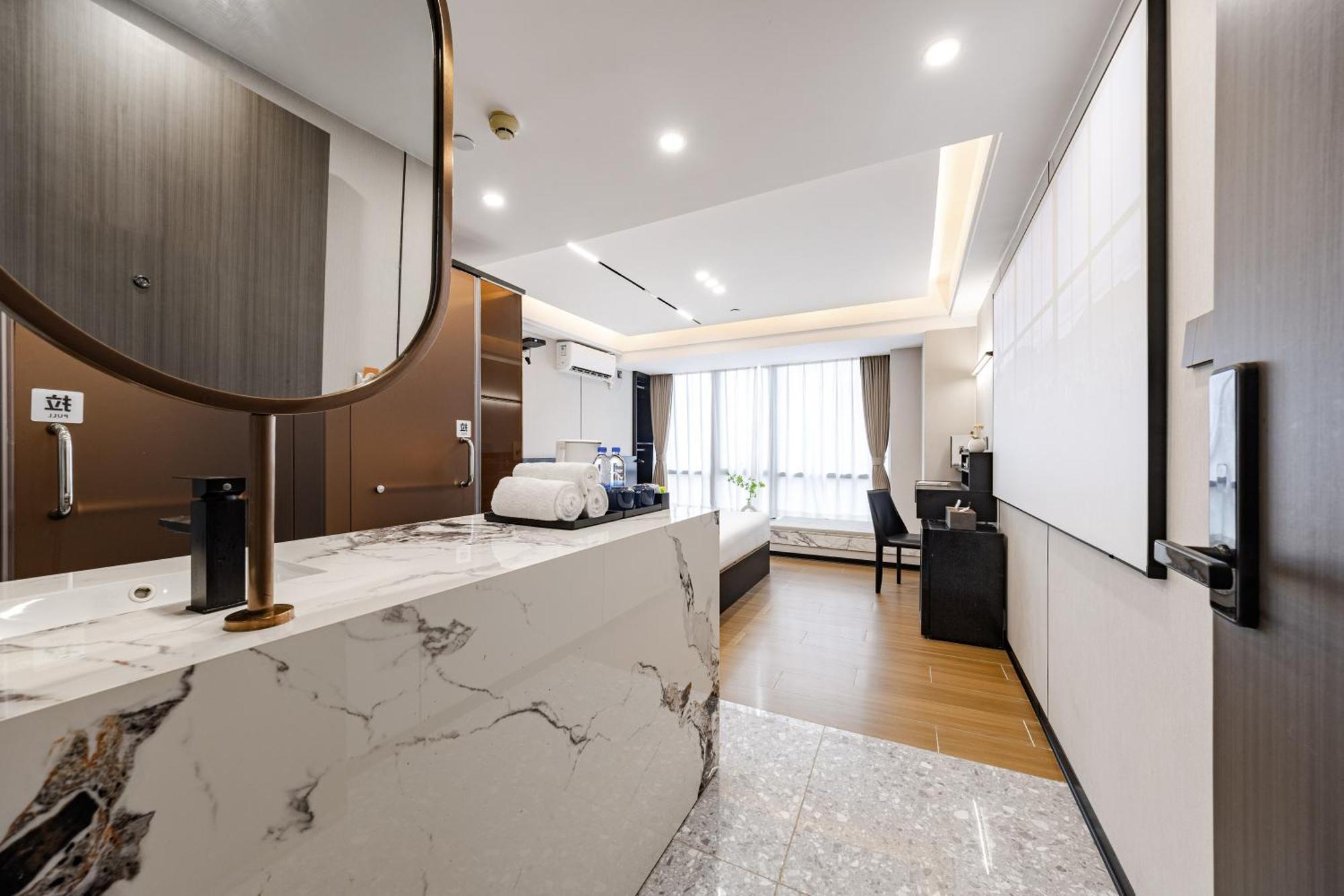 Yu Manju High-Floor Huge-Screen Audiovisual Hotel-Guangzhou Tower Zhujiang New Town Sports West Road Branch ภายนอก รูปภาพ